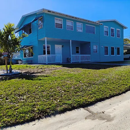 Lovely Vacation Home 1 Block From Beach & Downtown Gulfport